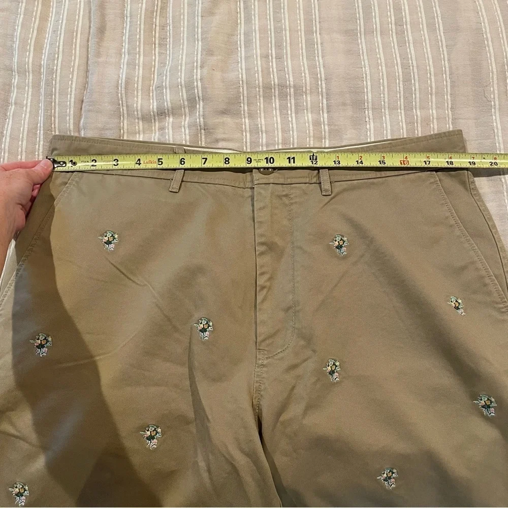 J. Crew Men’s 9'' Relaxed Fit Chino Short With Flower Embroidery in Khaki 35 NWT